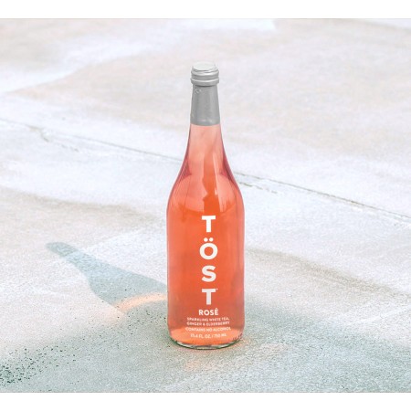 Töst rosé sparkling tea beverage